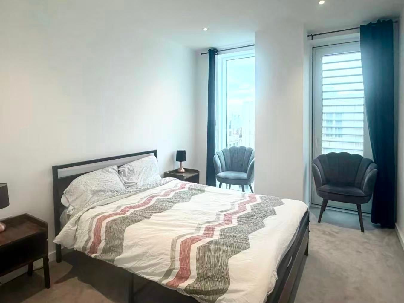 Flat Cendal Crescent in Greater London