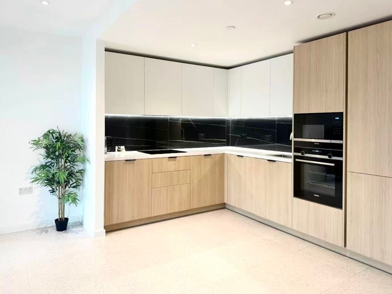 Flat Cendal Crescent in Greater London