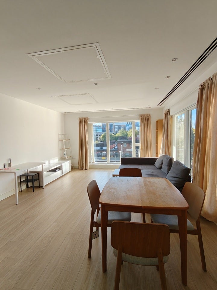 Flat Caithness Walk in Greater London