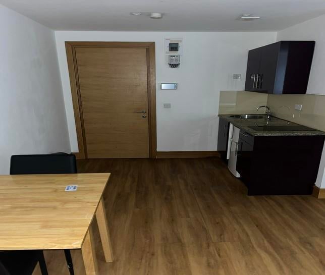 Flat Sunny Place in Greater London