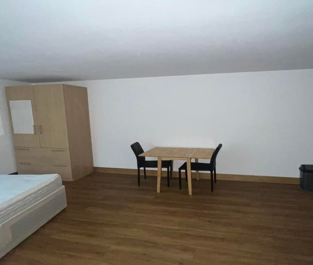 Flat Sunny Place in Greater London