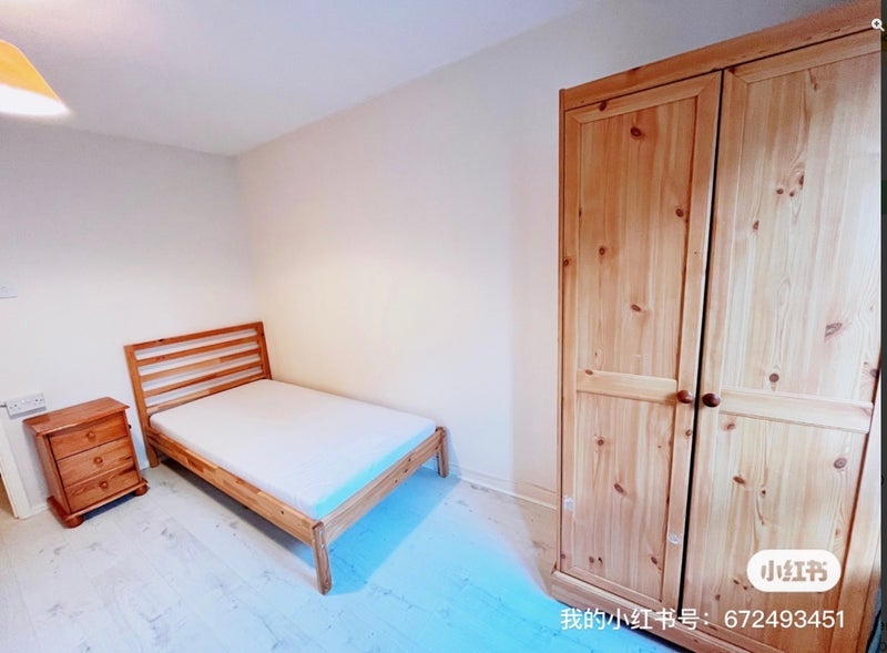 Room Lumsden Lane in Glasgow