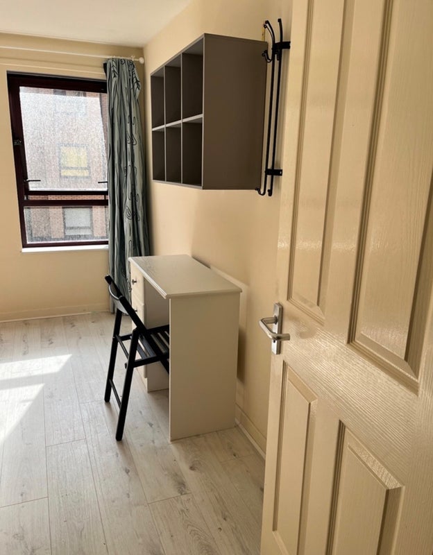 Room Lumsden Lane in Glasgow