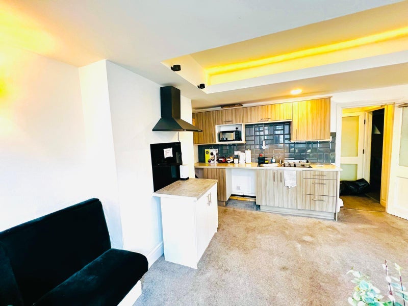 Room Charnley Road in Blackpool