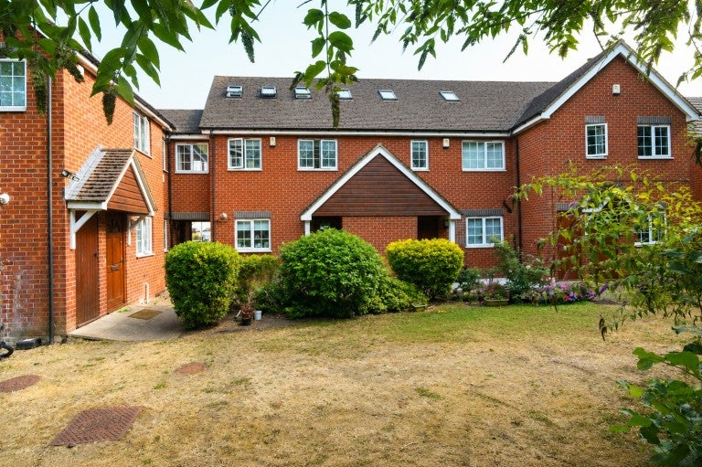 House Vale Farm Road in Woking