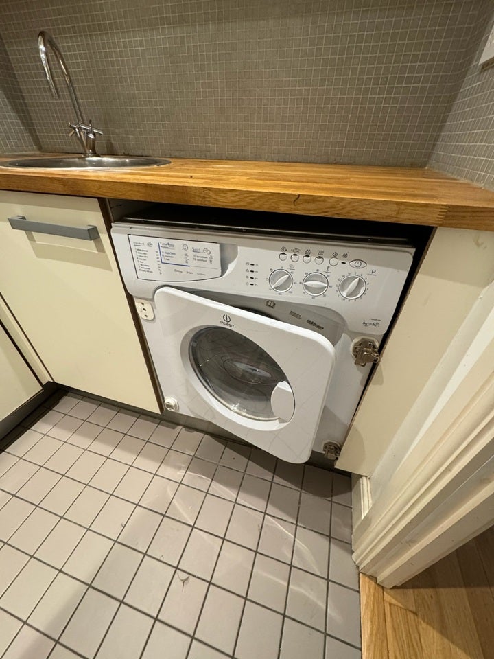 Flat Plumbers Row in Greater London