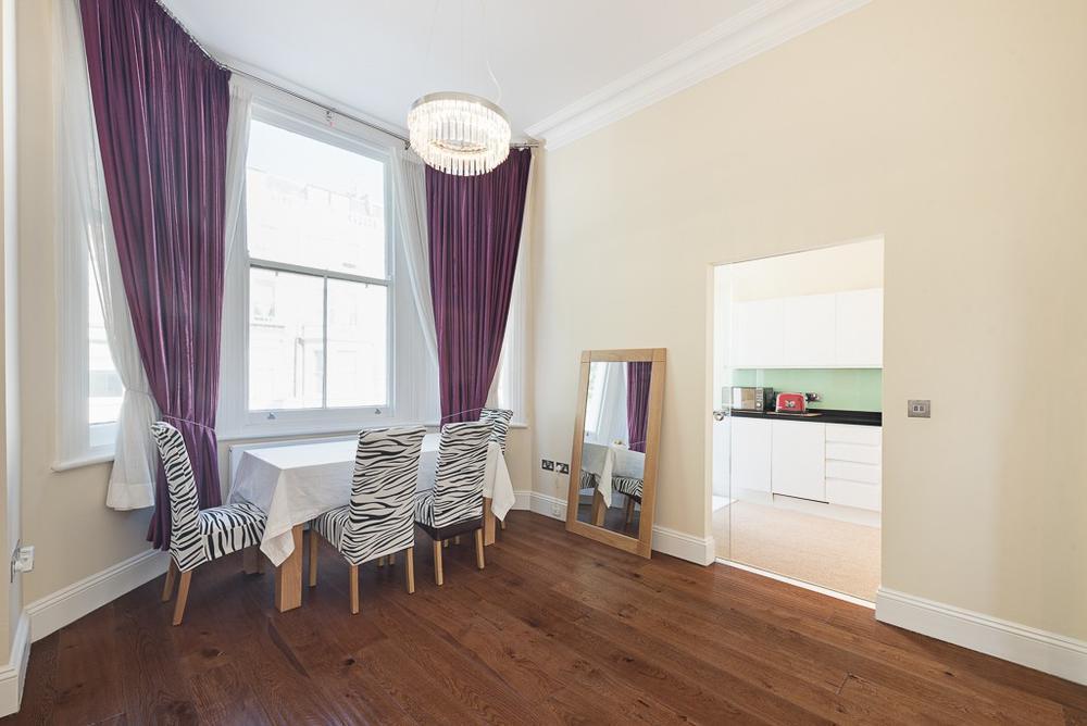 Flat Penywern Road in Greater London