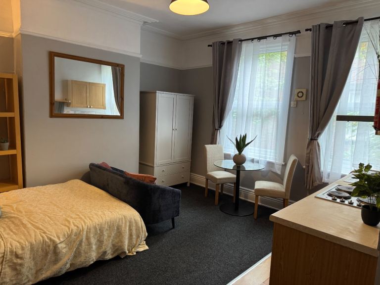 Room Priory Road in Sheffield
