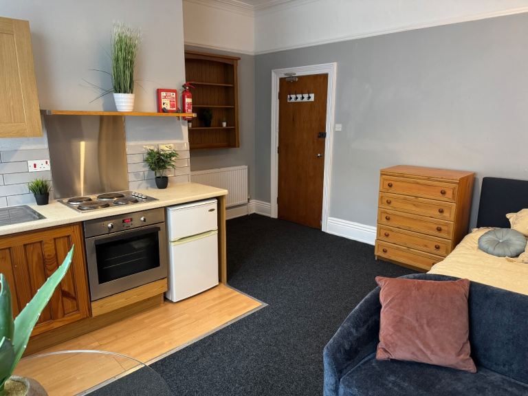 Room Priory Road in Sheffield