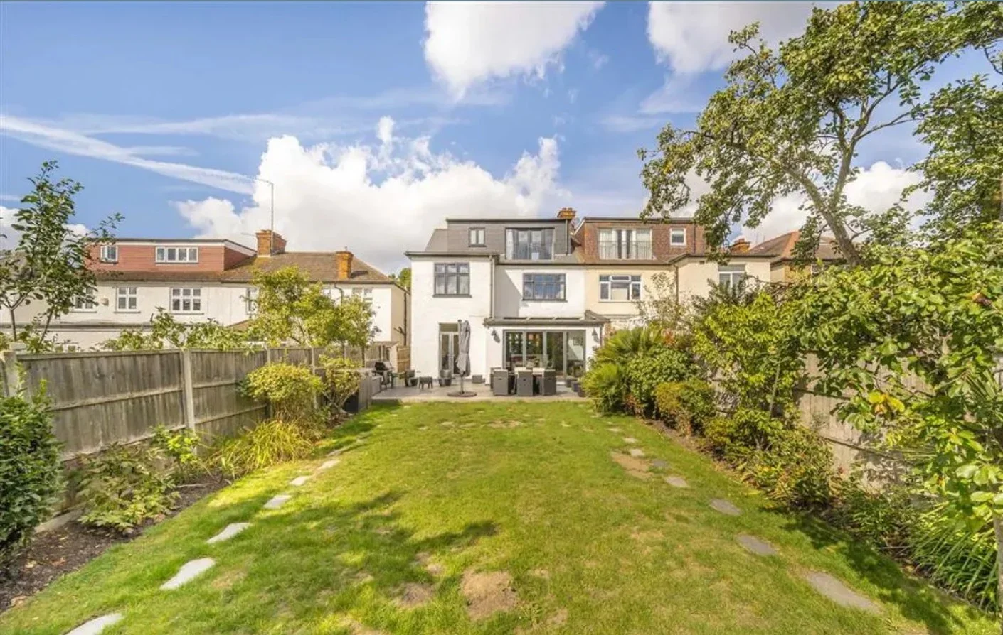 House Dawson Road in Greater London