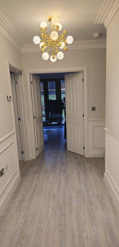 Room Charles Howell Drive in Greater London