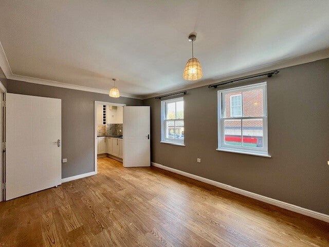 Flat Trenchard Street in Fairford Leys