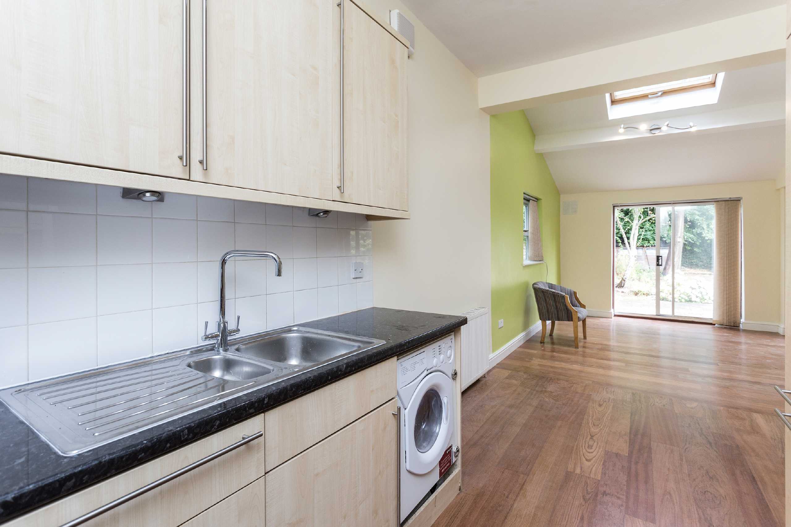 Flat Kings Road in Greater London