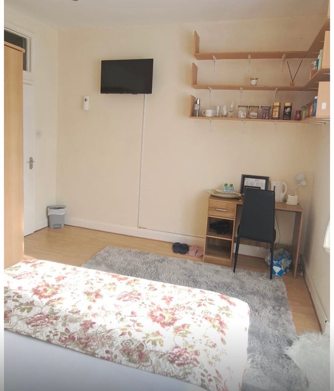 Room Wythes Road in Greater London