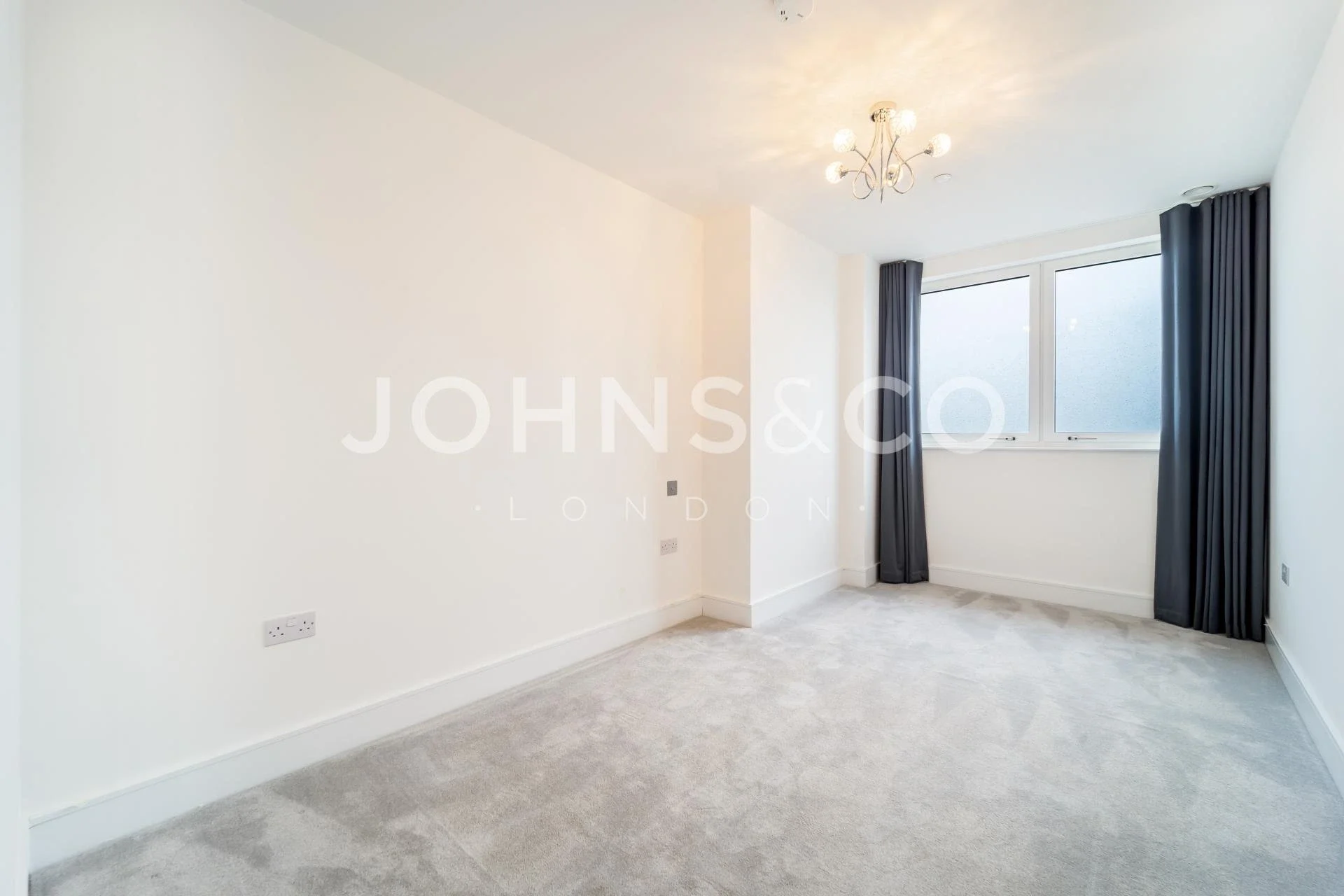 Flat Merrick Road in Greater London