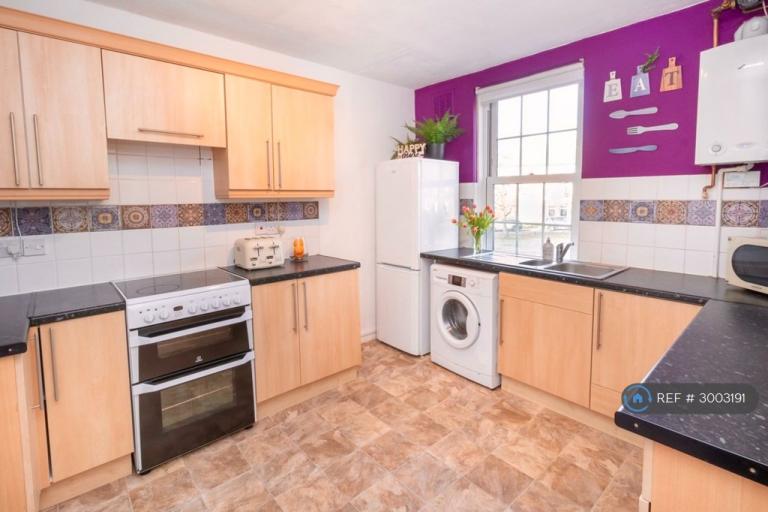 Flat Merryfield in Greater London