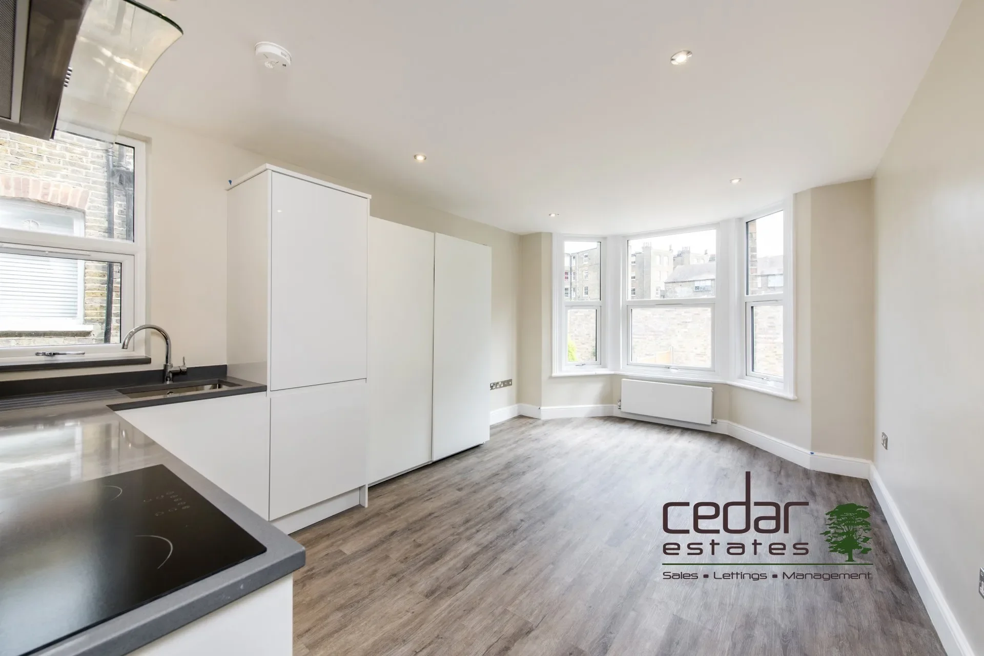 Flat Holmdale Road in Greater London