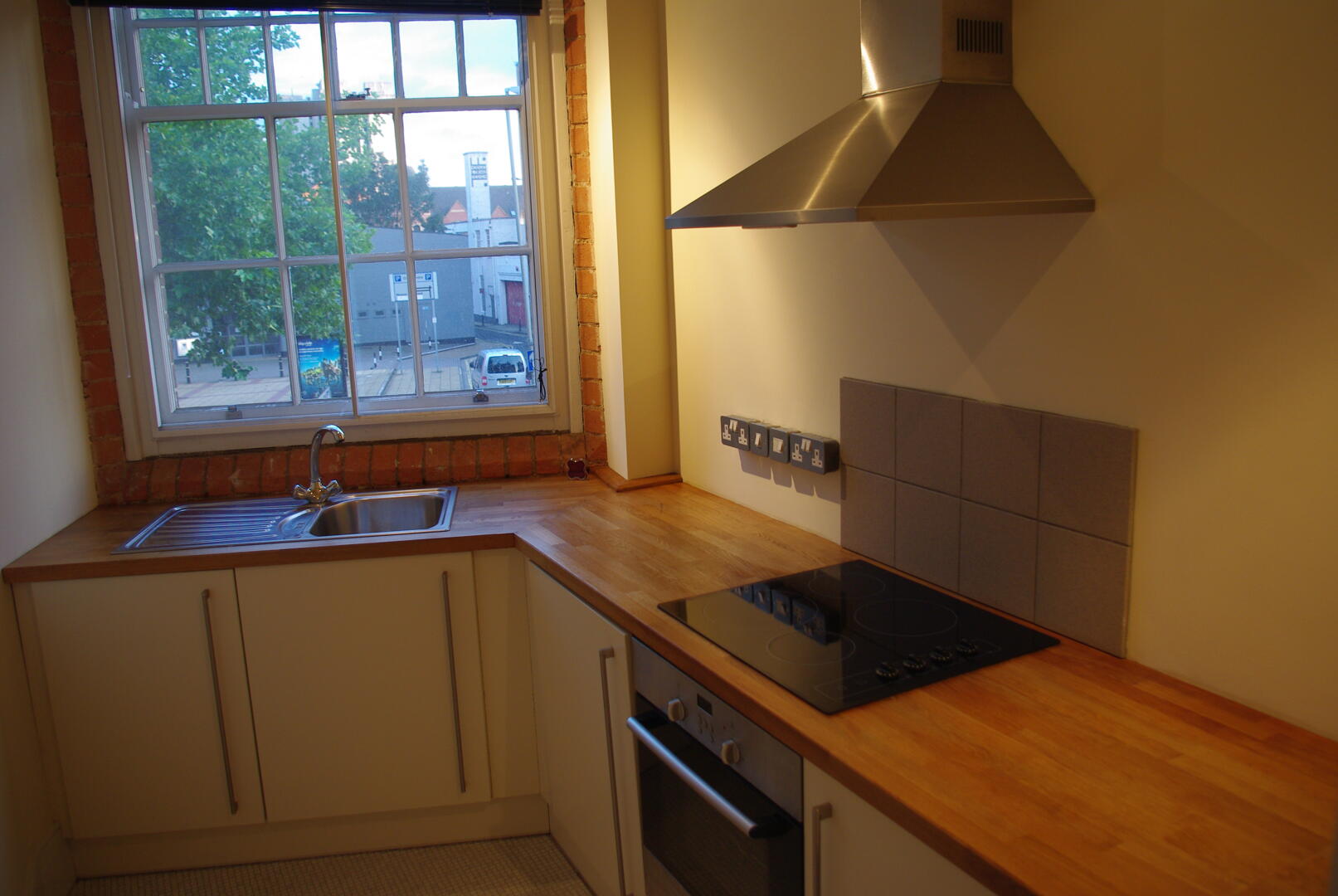 Flat Denmark Road in Leicester