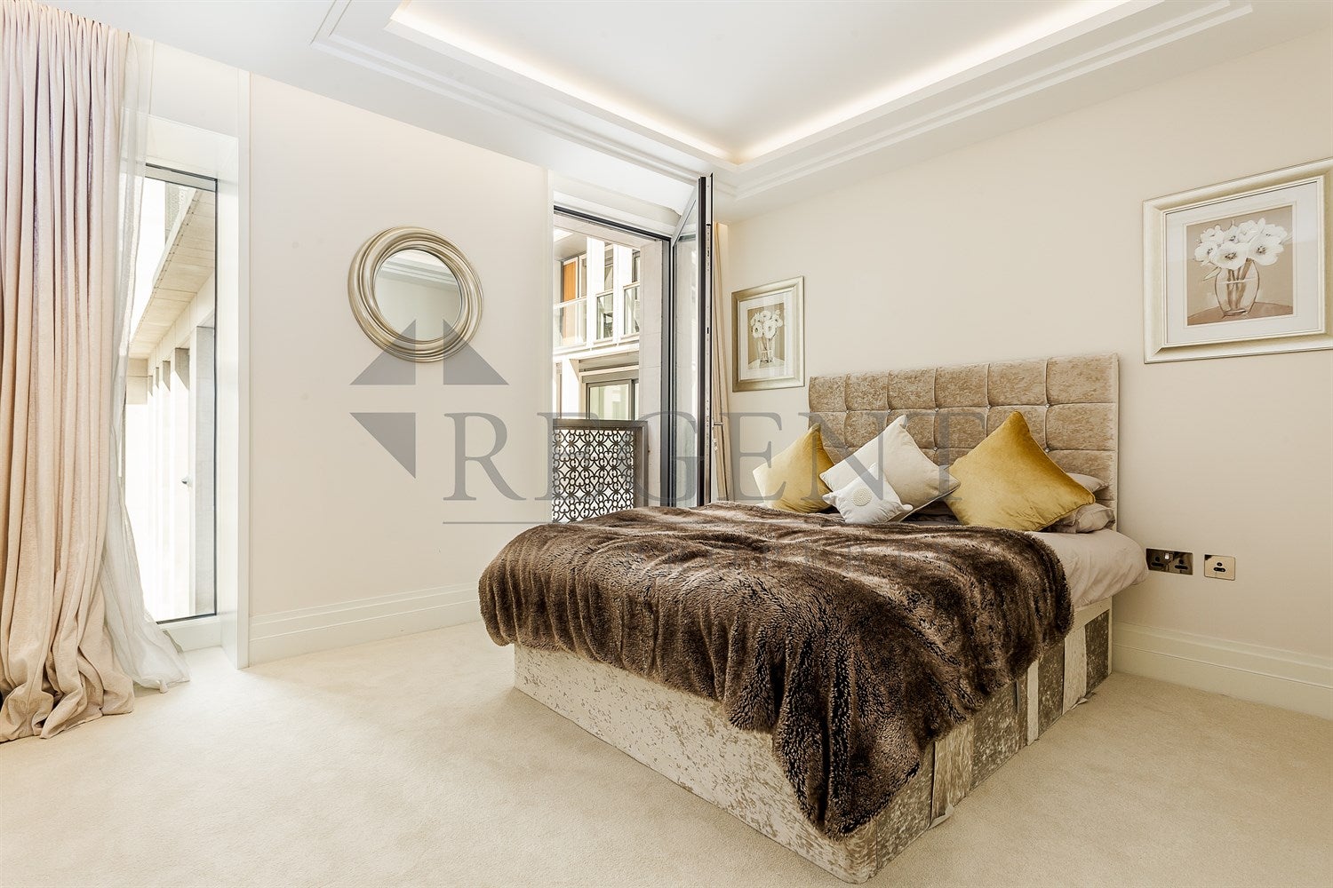 Flat Temple Place in City of Westminster