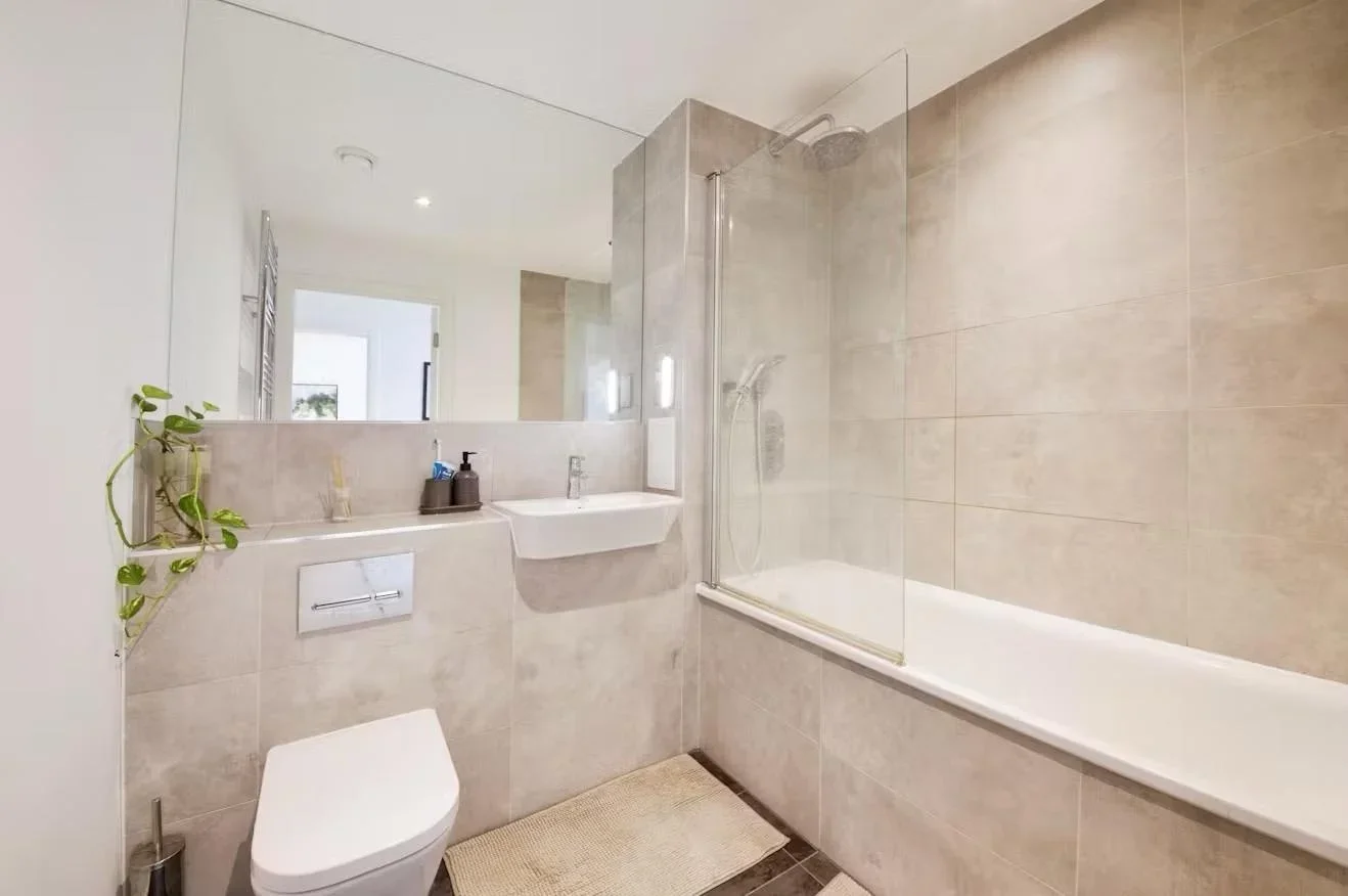 Flat Northgate Road in Greater London