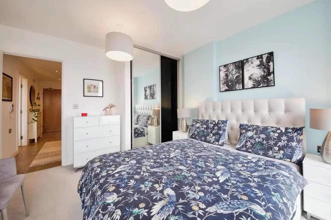 Flat Northgate Road in Greater London