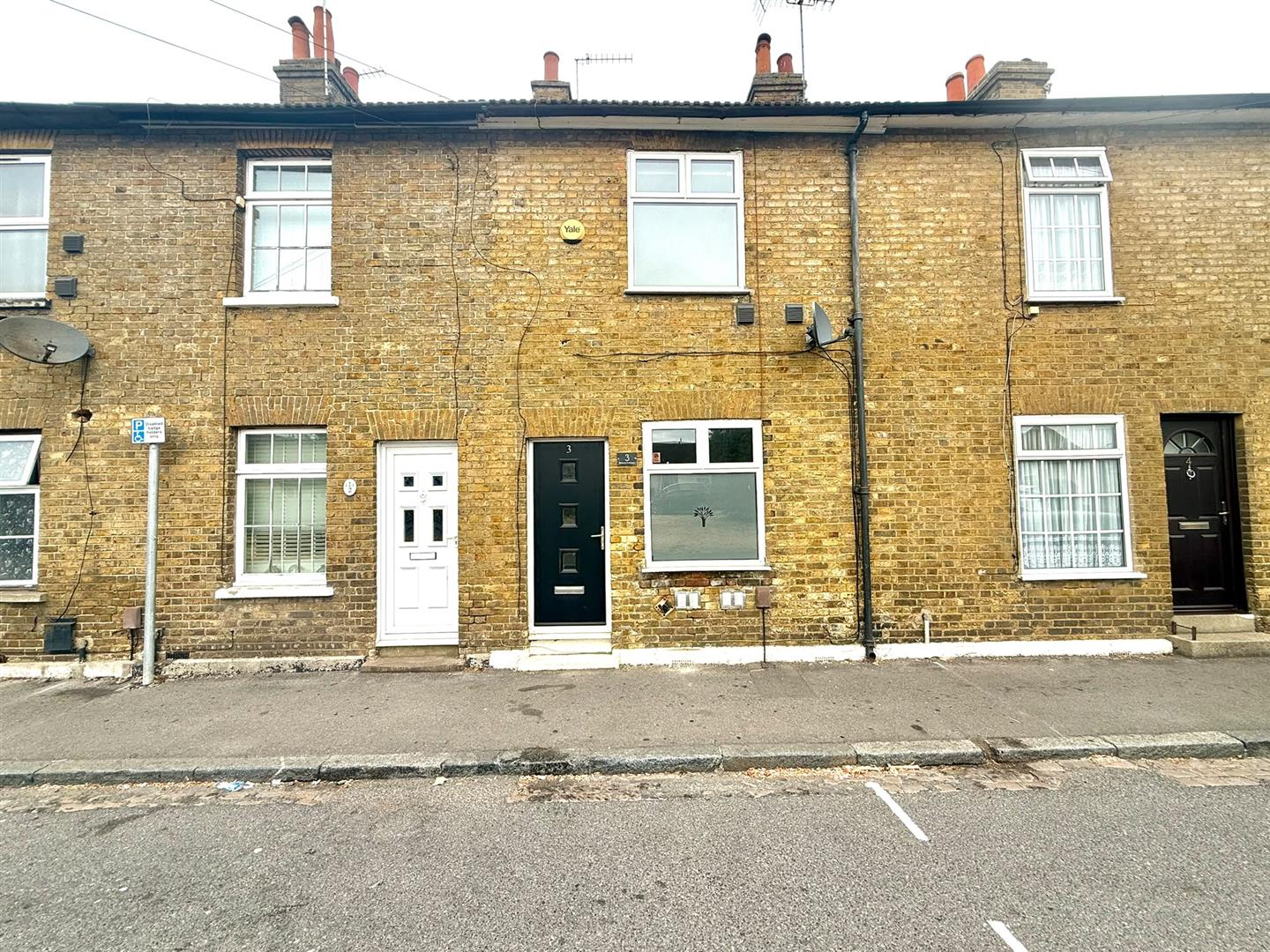 House High Street in Slough