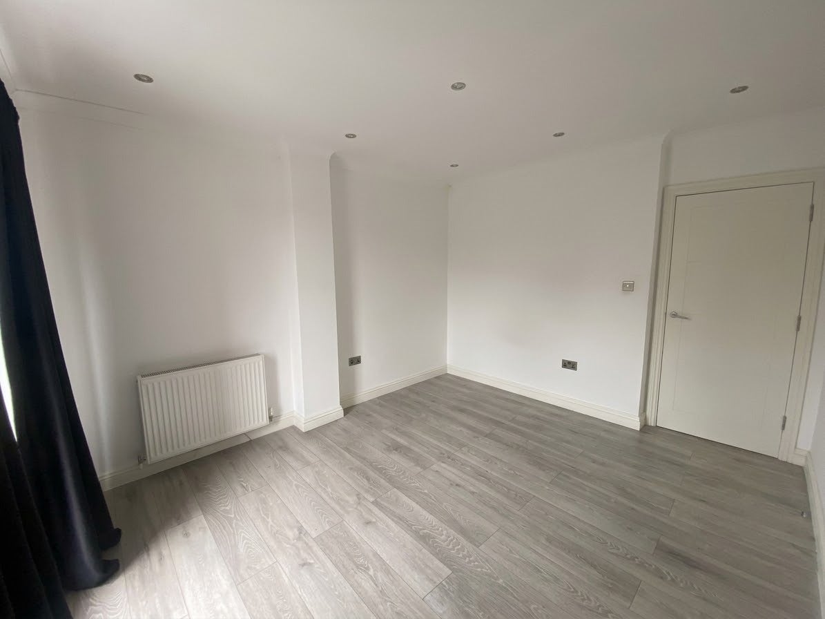 Flat East Street in Epsom and Ewell