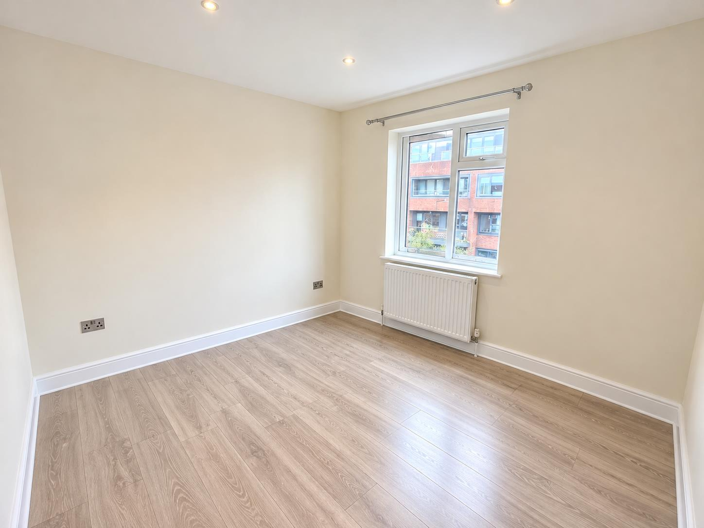 Flat East Street in Epsom and Ewell