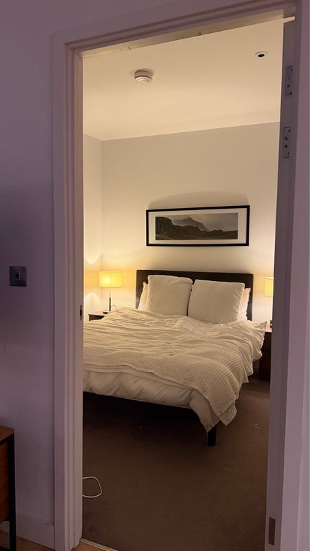 Room City Island Way in Greater London