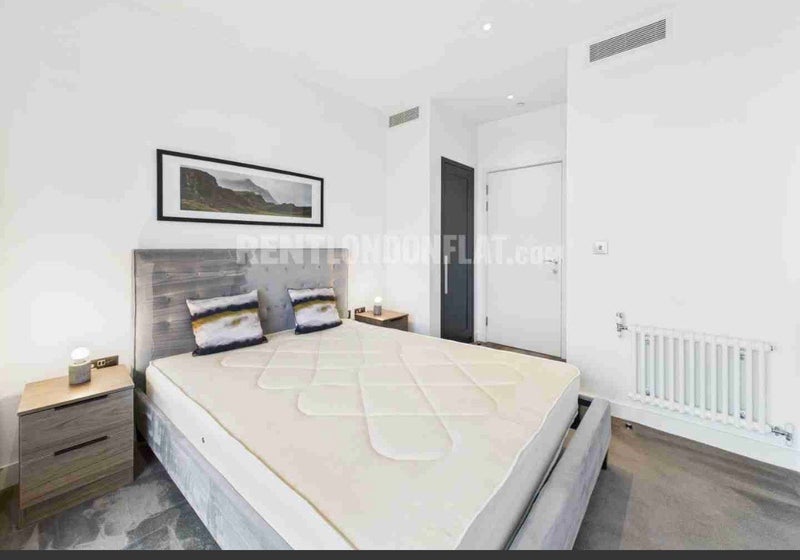 Room City Island Way in Greater London