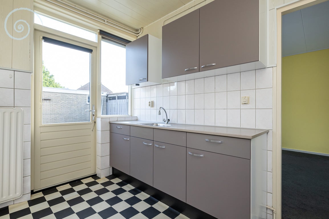 Tussenwoning te koop: Lauwerijnstraat 13, Nieuwe-Tonge