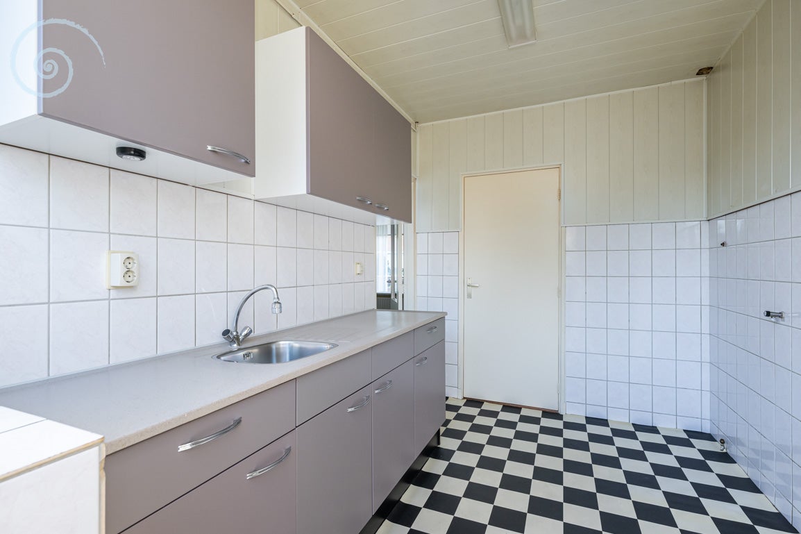 Tussenwoning te koop: Lauwerijnstraat 13, Nieuwe-Tonge