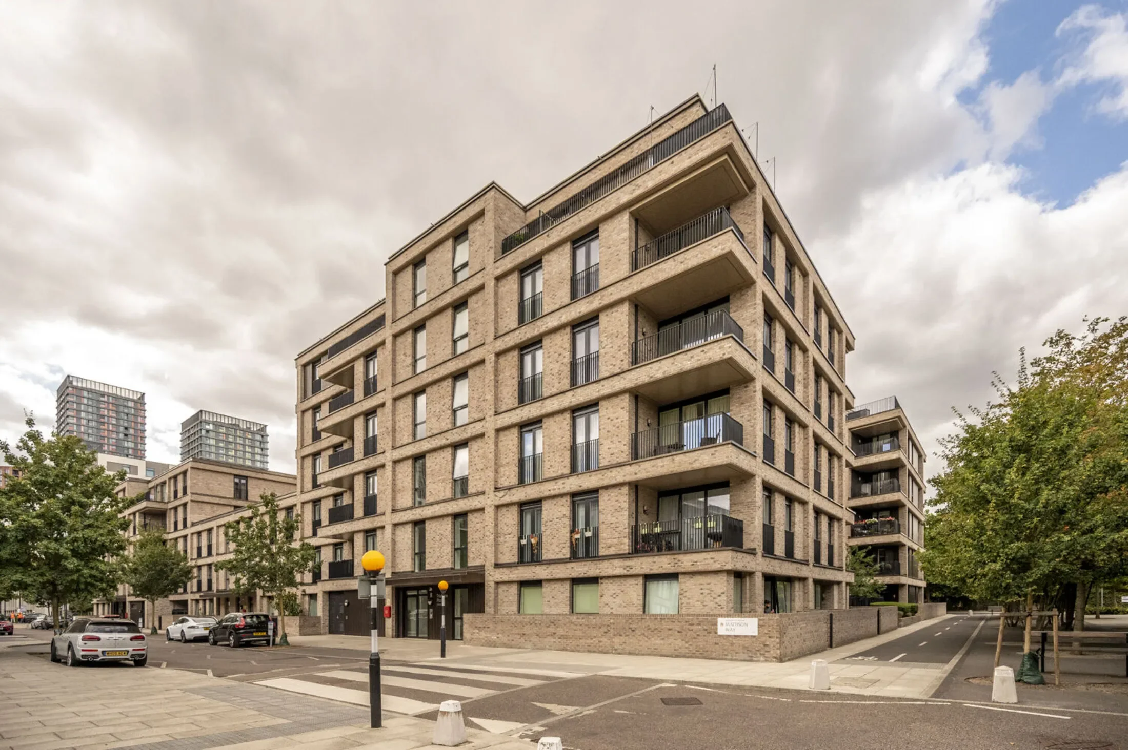 Flat Madison Way in Greater London