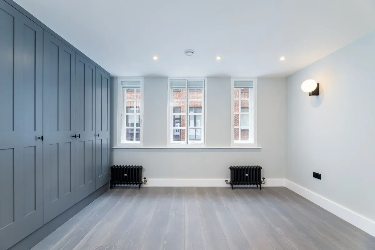 Flat Beak Street in City of Westminster