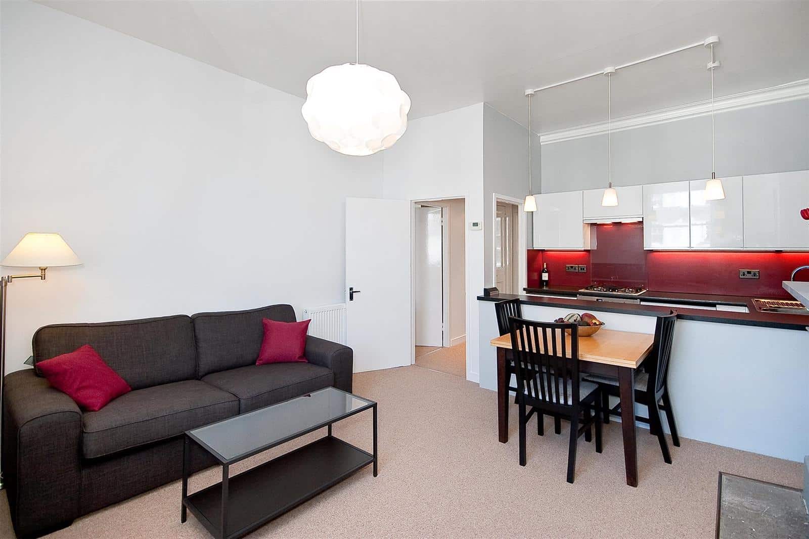 Flat Gloucester Road in Greater London