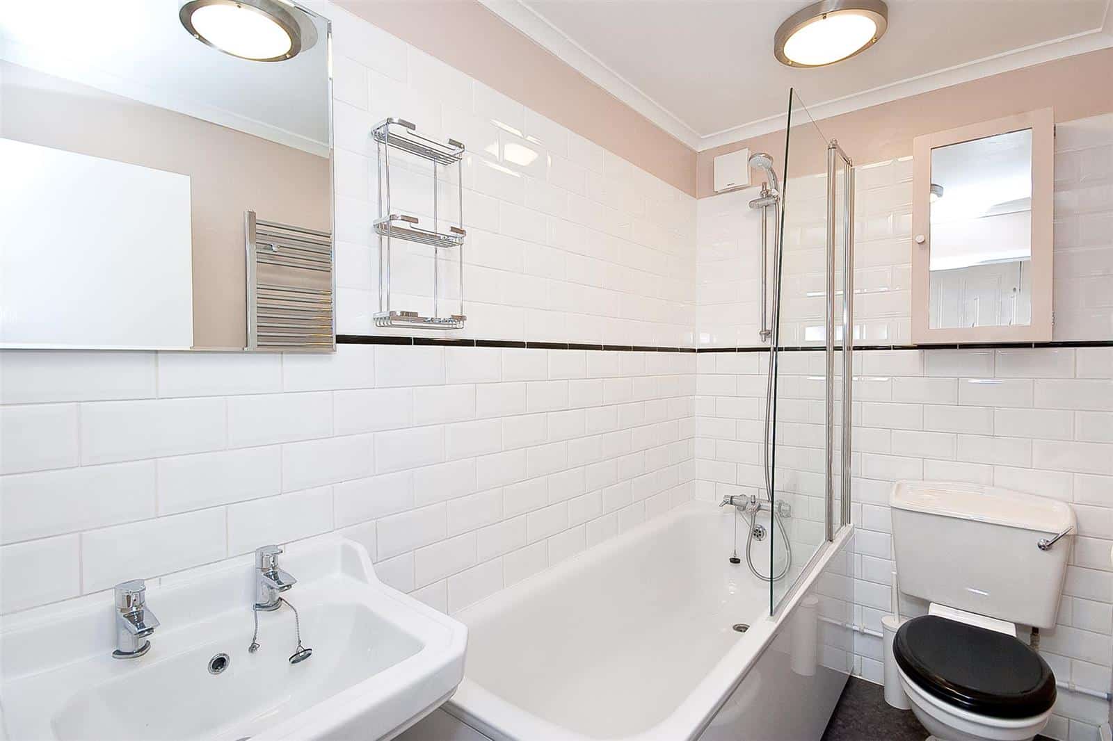 Flat Gloucester Road in Greater London