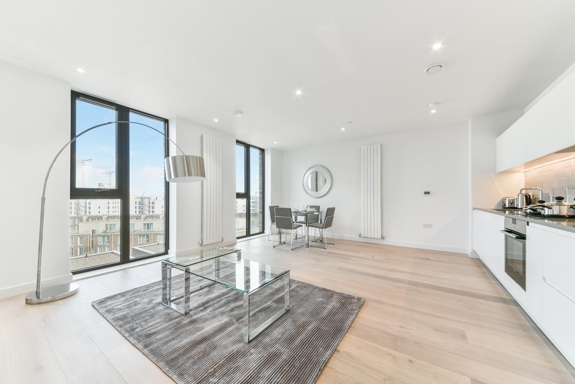 Flat Admiralty Avenue in Greater London