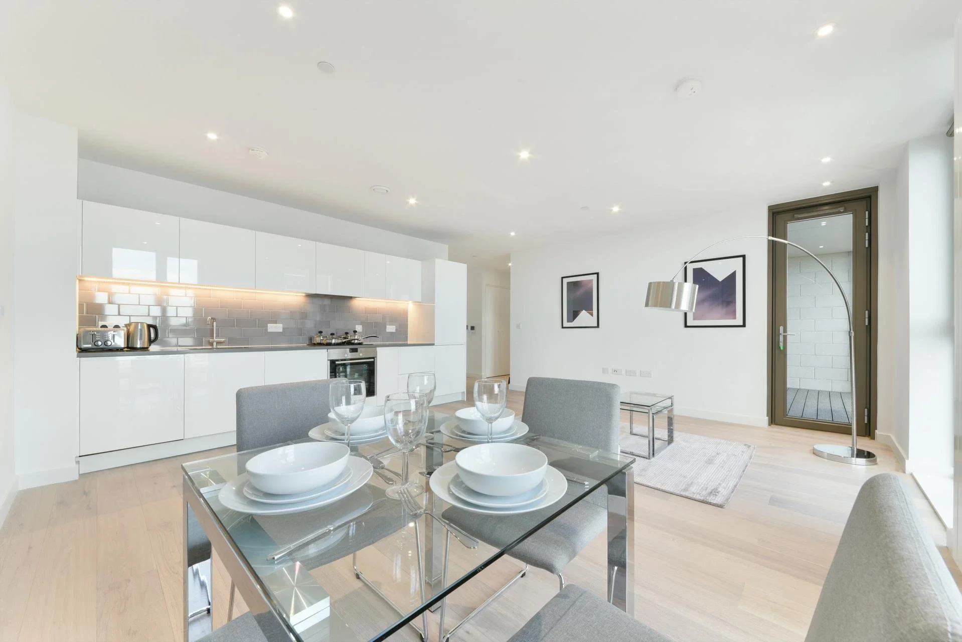 Flat Admiralty Avenue in Greater London