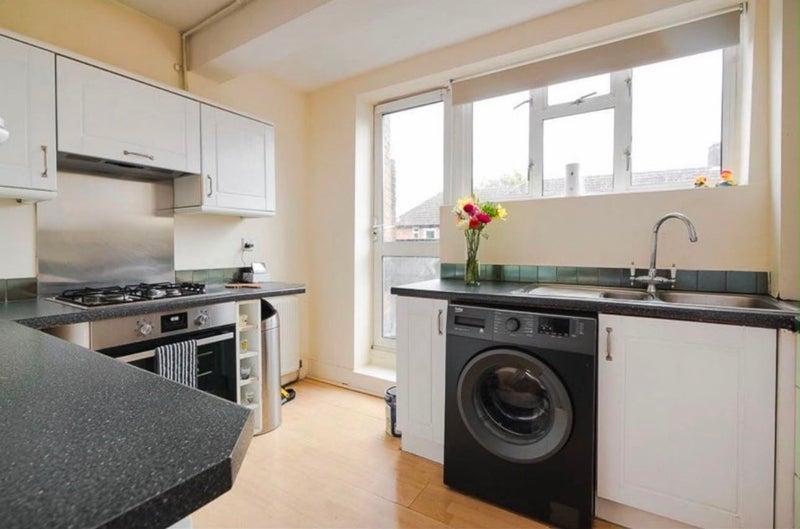 Room Roehampton Lane in Greater London