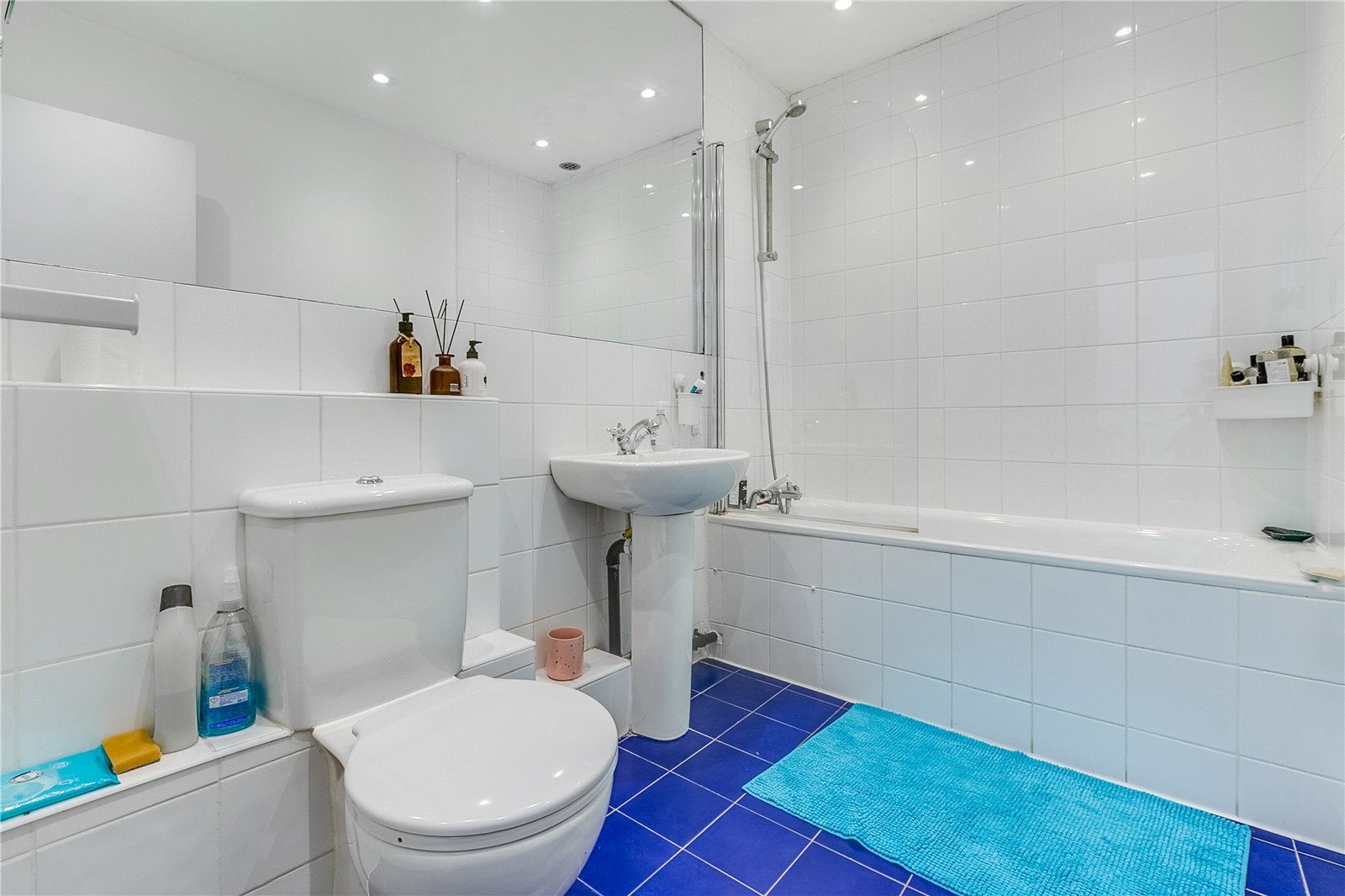 Flat Leinster Square in City of Westminster
