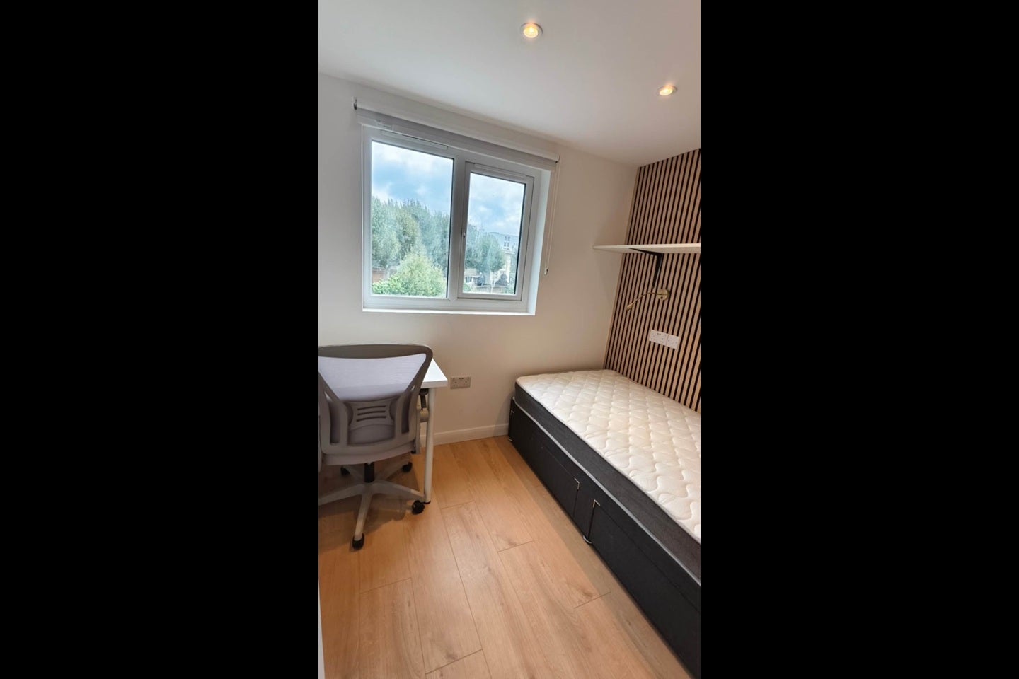 Room Chipka Street in Greater London