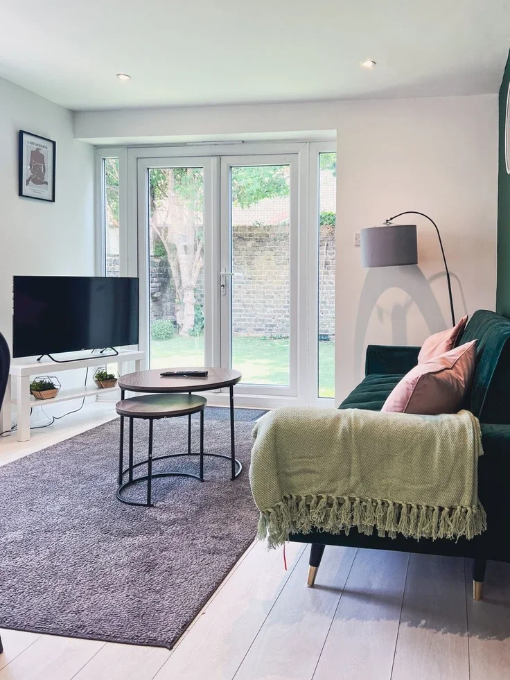 Flat Ashmore Road in City of Westminster