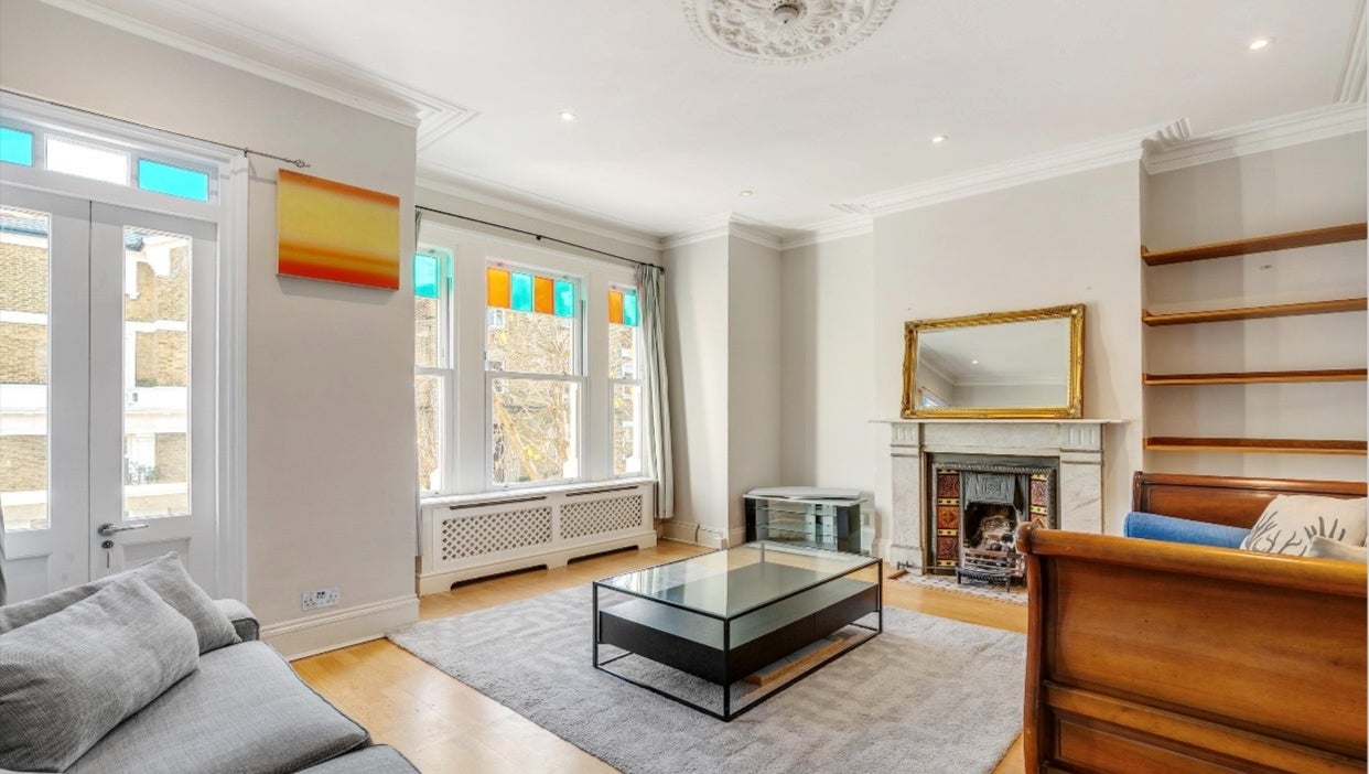 Flat Altenburg Gardens in Greater London