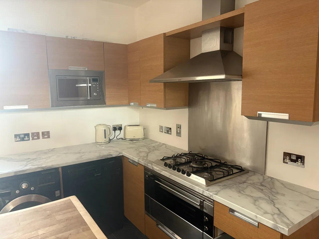 Flat Altenburg Gardens in Greater London