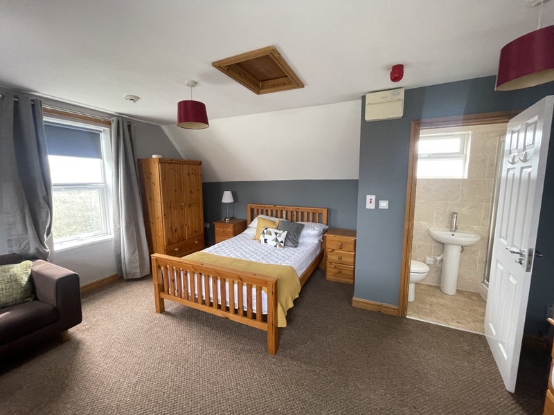 Room Himley Road in Dudley