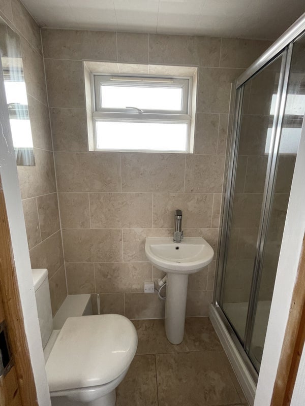 Room Himley Road in Dudley