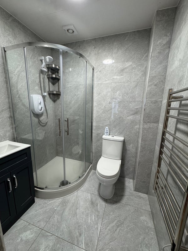 Room Himley Road in Dudley