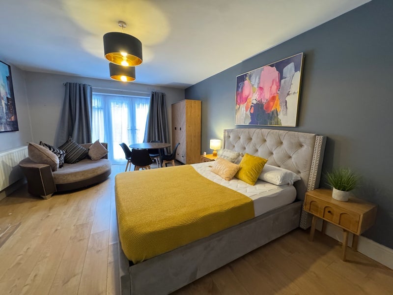Room Himley Road in Dudley