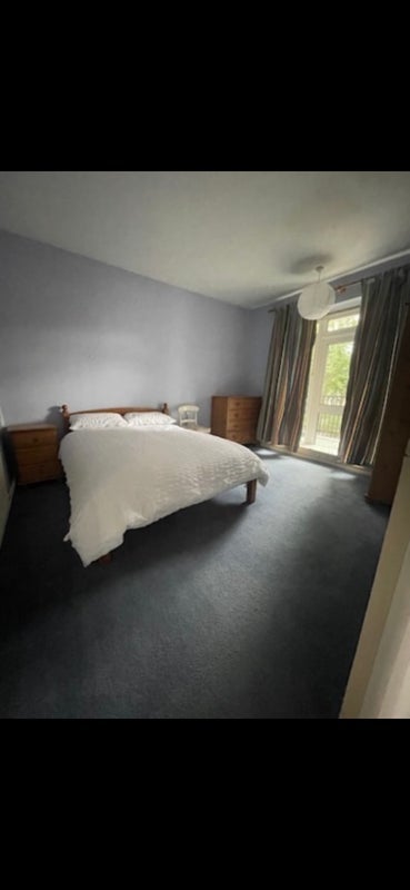Room Tavistock Road in City of Westminster