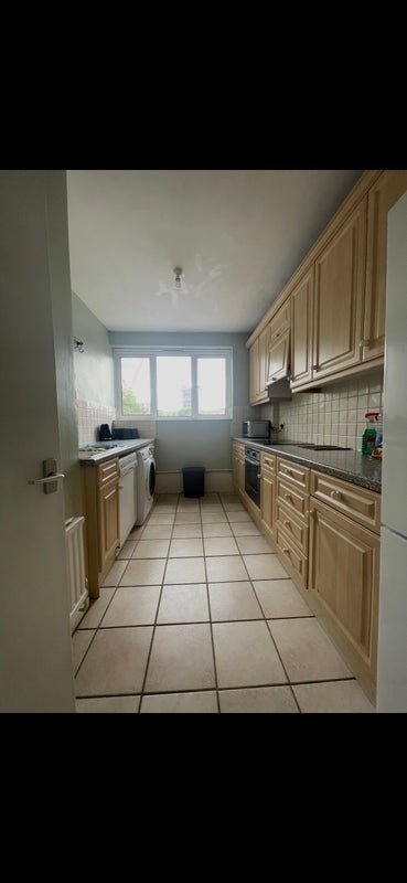 Room Tavistock Road in City of Westminster